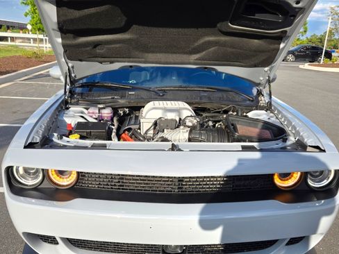Used 2022 Dodge Challenger SRT Hellcat w/ Plus Package image 9