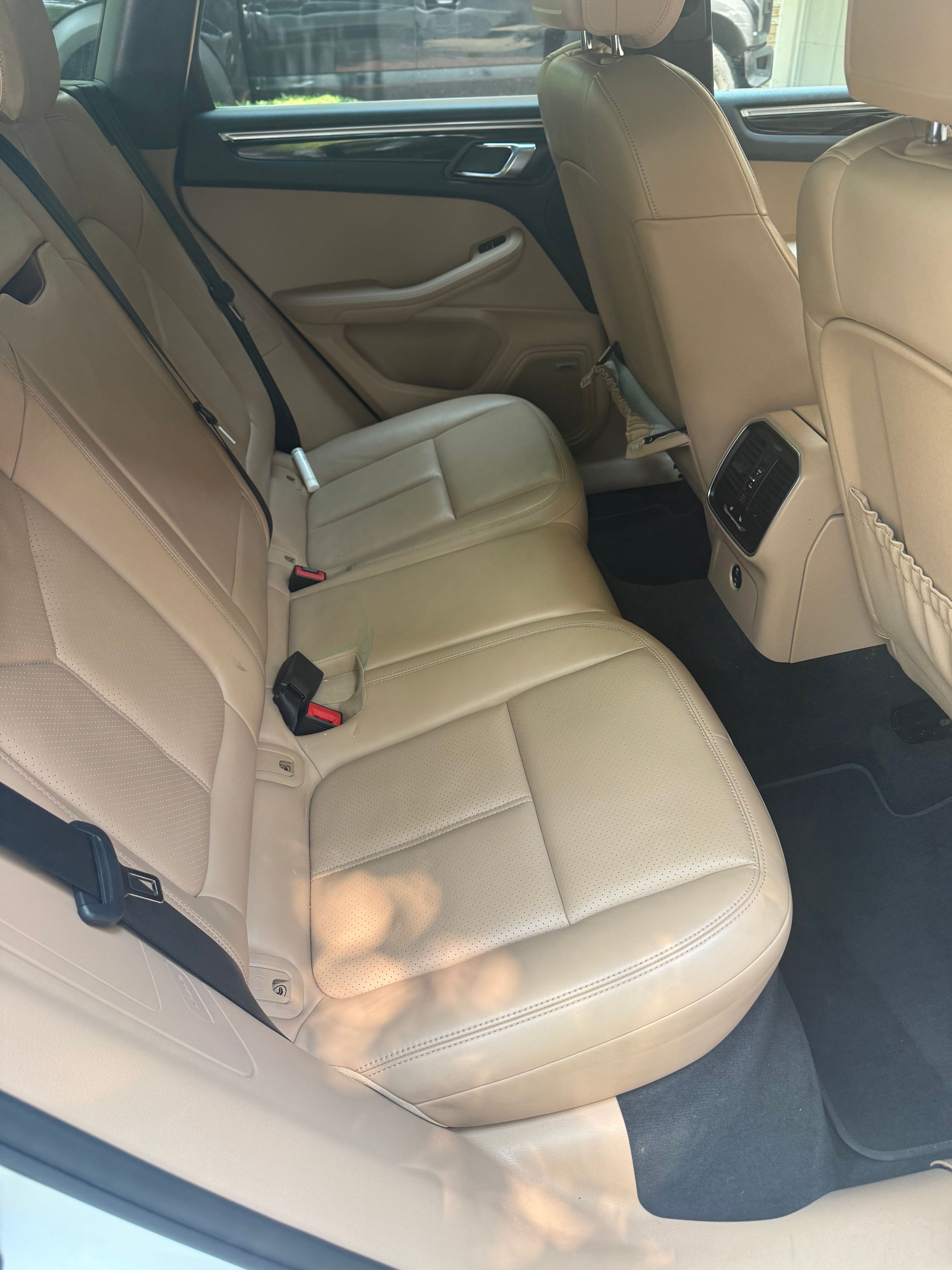 Used 2020 Porsche Macan AWD/4WD image 6