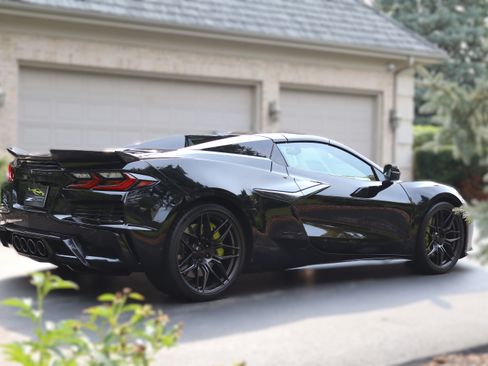 Used 2023 Chevrolet Corvette Z06 w/ Stealth Interior Trim Package RWD image 4