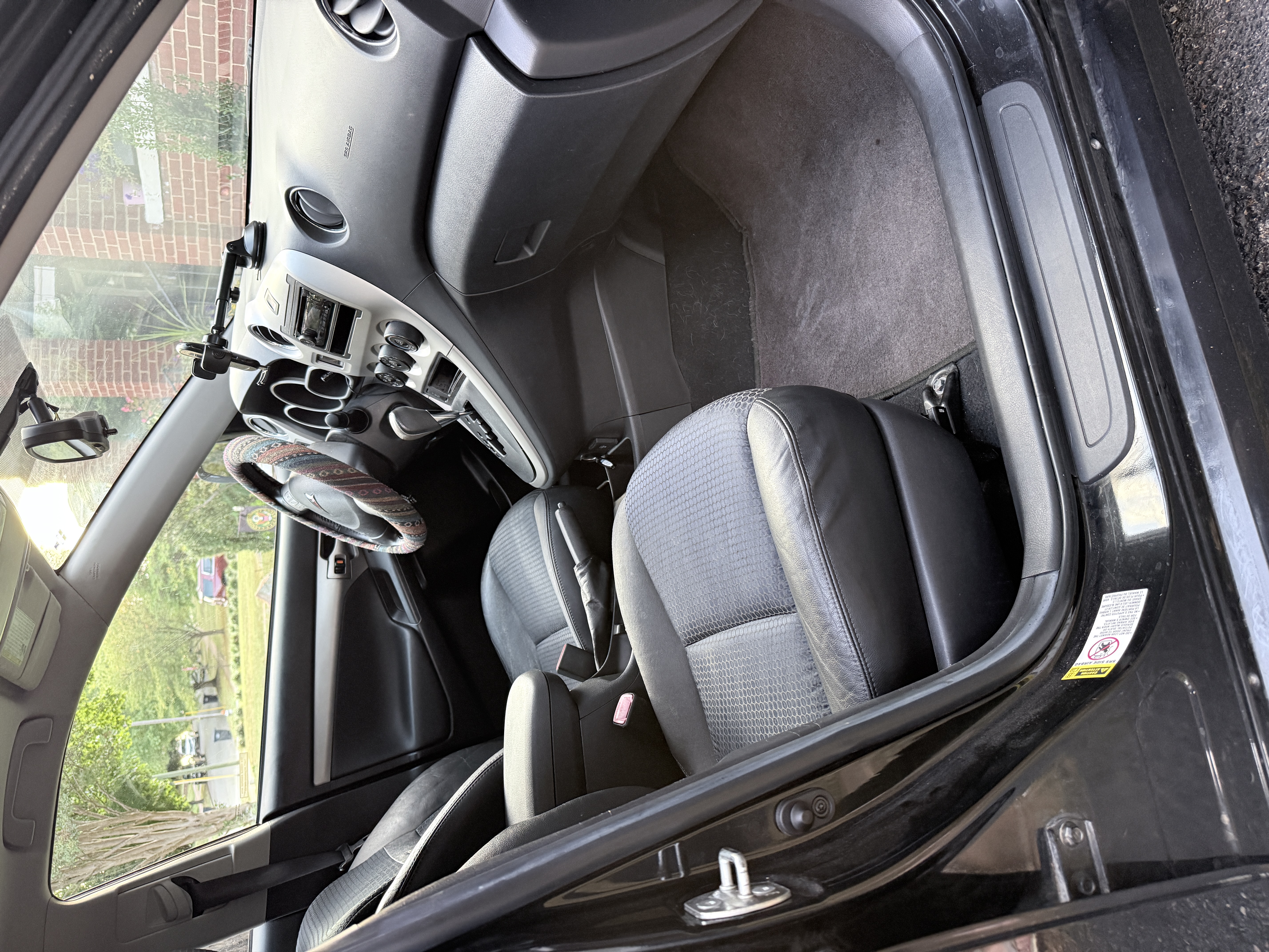 Used 2009 Pontiac Vibe GT FWD image 13