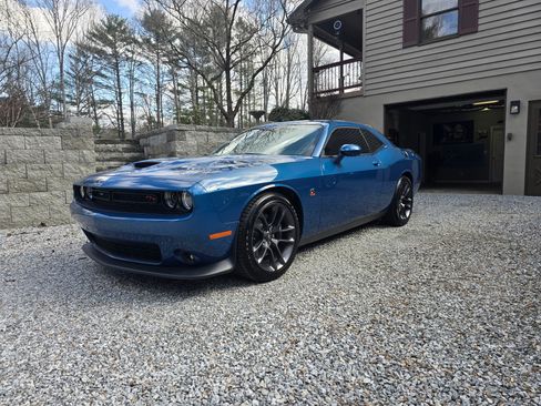 Used 2021 Dodge Challenger R/T Scat Pack image 1
