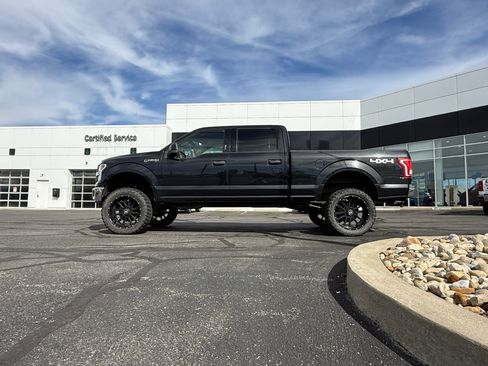 Used 2015 Ford F150 XLT w/ Trailer Tow Package image 8
