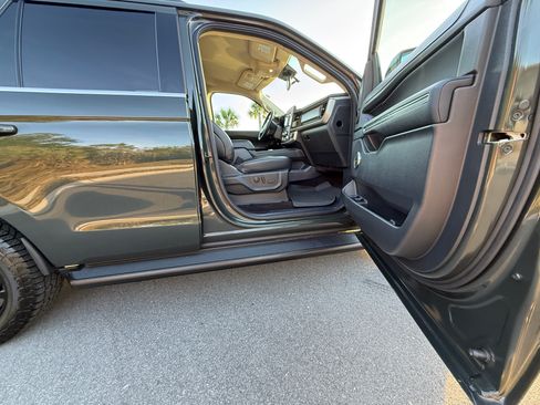 Used 2022 Ford Expedition XLT image 10