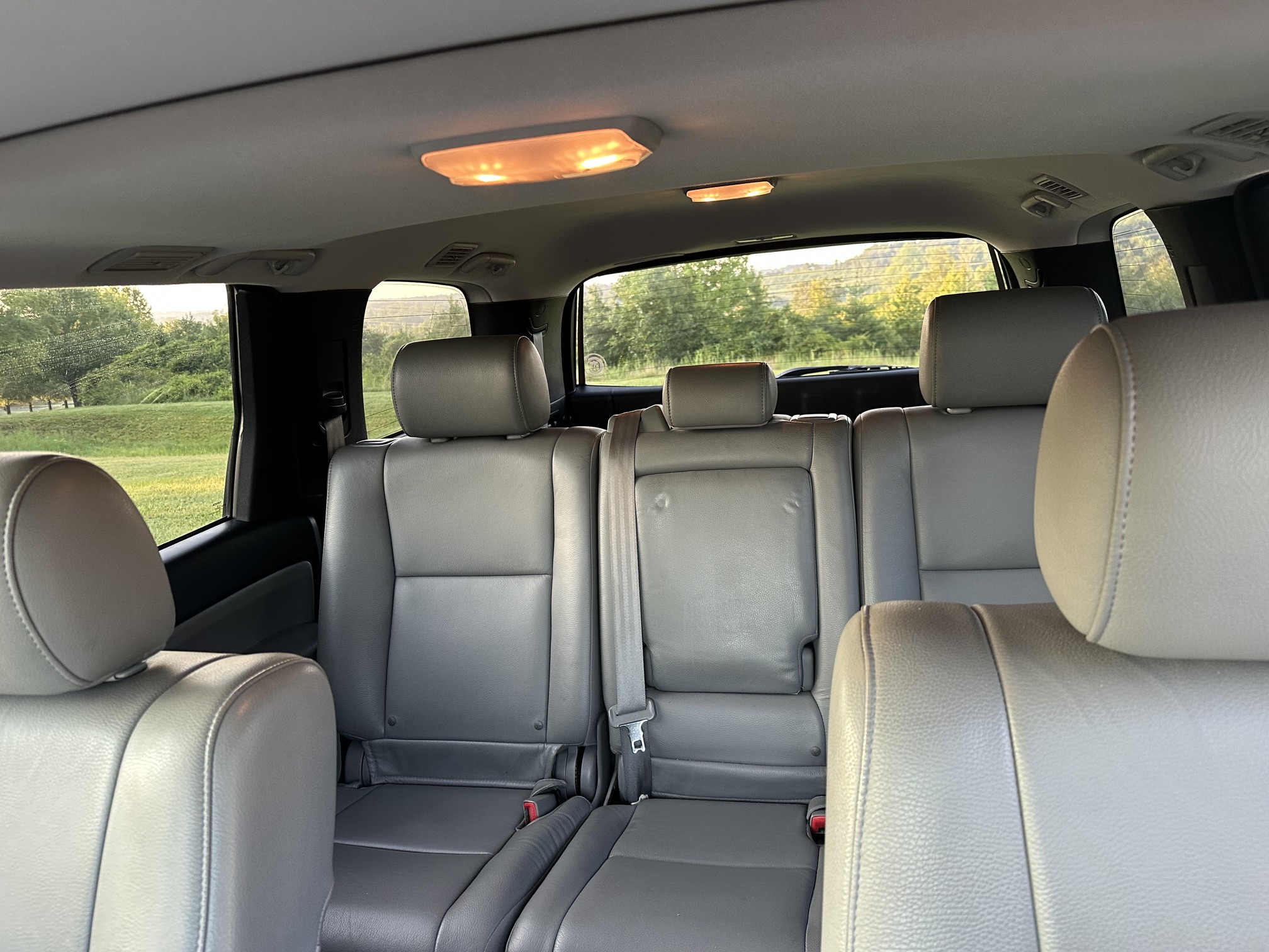 Used 2011 Toyota Sequoia SR5 w/ Premium Pkg AWD/4WD image 19