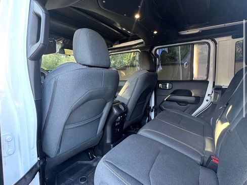 Used 2025 Jeep Wrangler Unlimited Sahara w/ Safety Group image 6