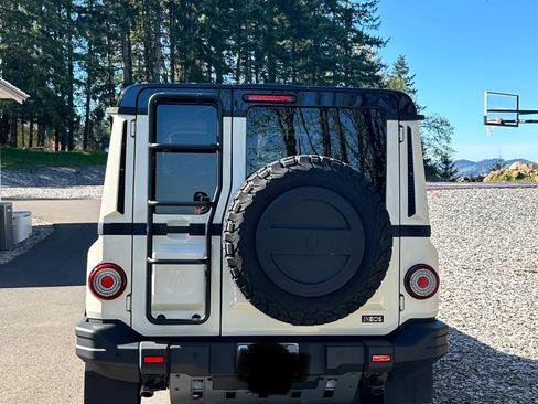 Used 2024 INEOS Grenadier image 1