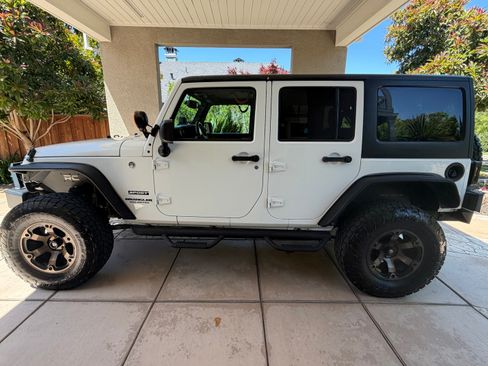 Used 2016 Jeep Wrangler Unlimited Sport w/ Quick Order Package 24S AWD/4WD image 2