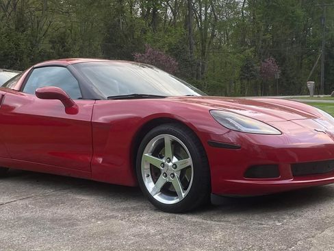 Used 2005 Chevrolet Corvette Coupe w/ Preferred Equipment Group image 5