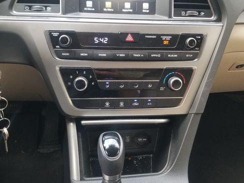 Used 2016 Hyundai Sonata SE image 11