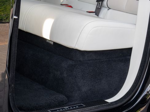 Used 2022 Rolls-Royce Cullinan Black Badge w/ Dark Exterior Package image 9