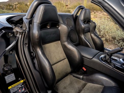 Used 2004 Dodge Viper SRT-10 RWD image 13