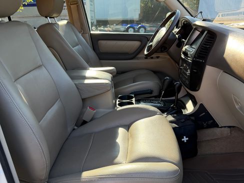 Used 2004 Toyota Land Cruiser image 14