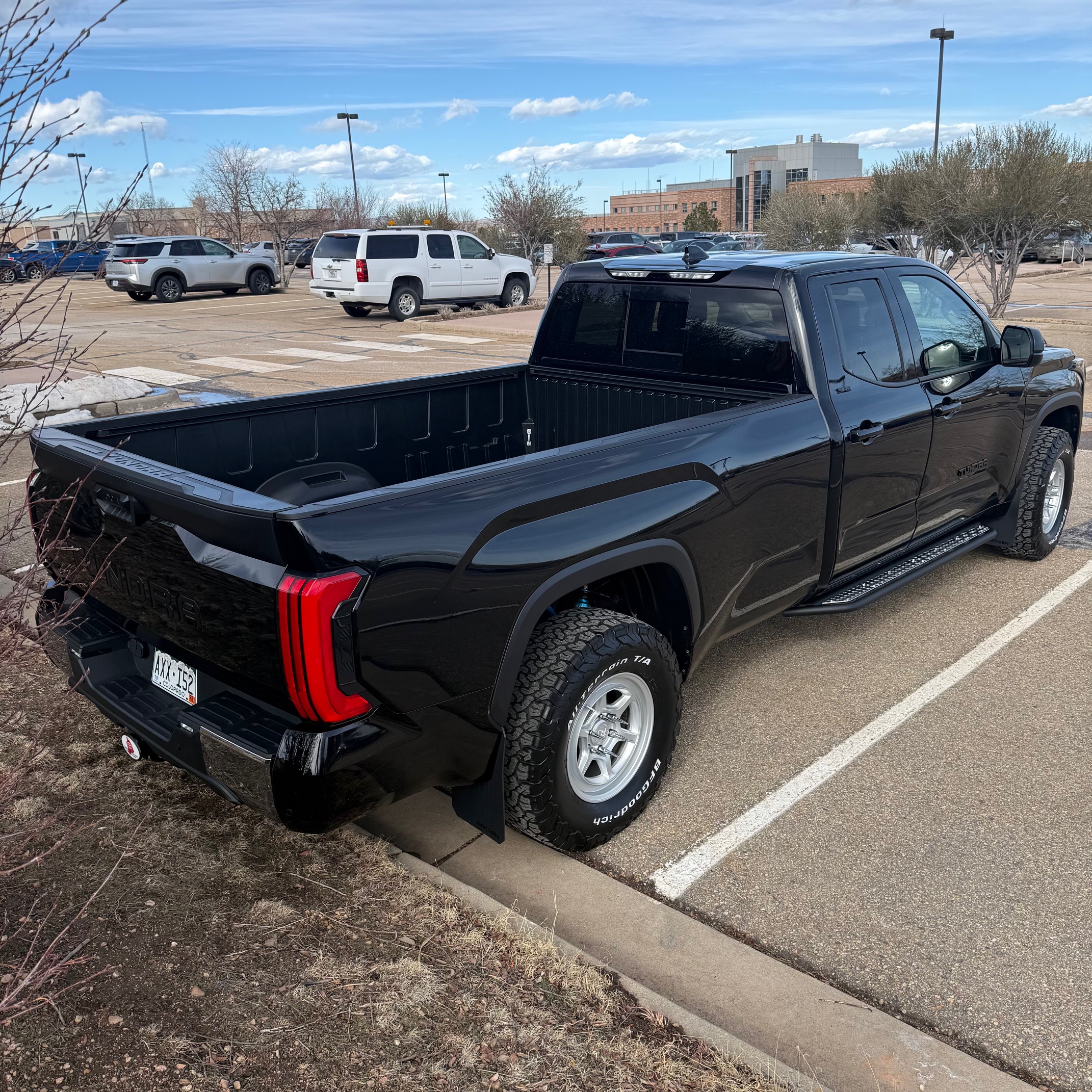 Used 2022 Toyota Tundra SR5 w/ SR5 Premium Package AWD/4WD image 11