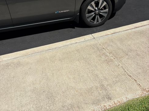 Used 2015 Nissan Leaf SV w/ LED & Quick Charge Package FWD image 5