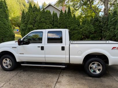 Used 2005 Ford F250 Lariat