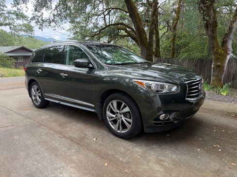 Used 2013 INFINITI JX35 AWD w/ Premium Pkg image 4