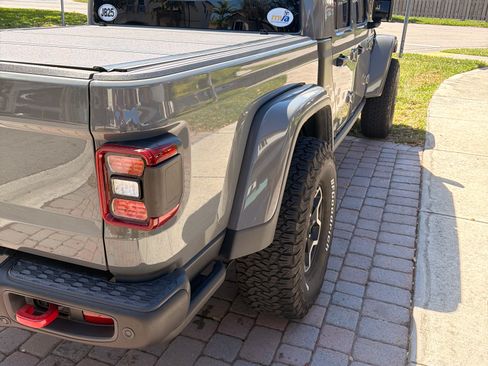 Used 2023 Jeep Gladiator Rubicon w/ LED Lighting Group image 9