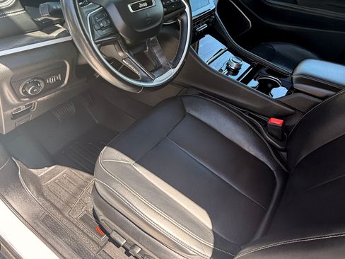 Used 2021 Jeep Grand Cherokee L Limited AWD/4WD image 8