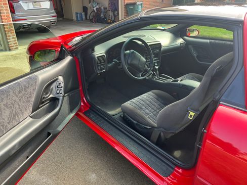 Used 2002 Chevrolet Camaro LT w/ Preferred Equipment Group 1 RWD image 6