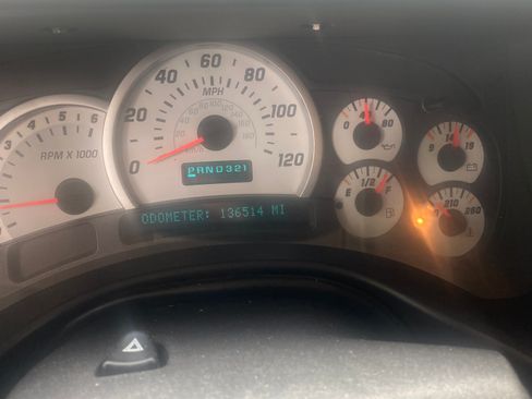 Used 2004 HUMMER H2 AWD/4WD image 2