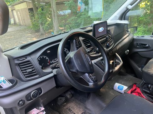 Used 2020 Ford Transit 250 Medium Roof image 4