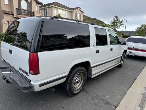 Used 1995 Chevrolet Suburban 2500 image 8