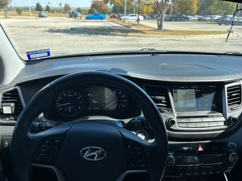 Used 2018 Hyundai Tucson SEL Plus image 8