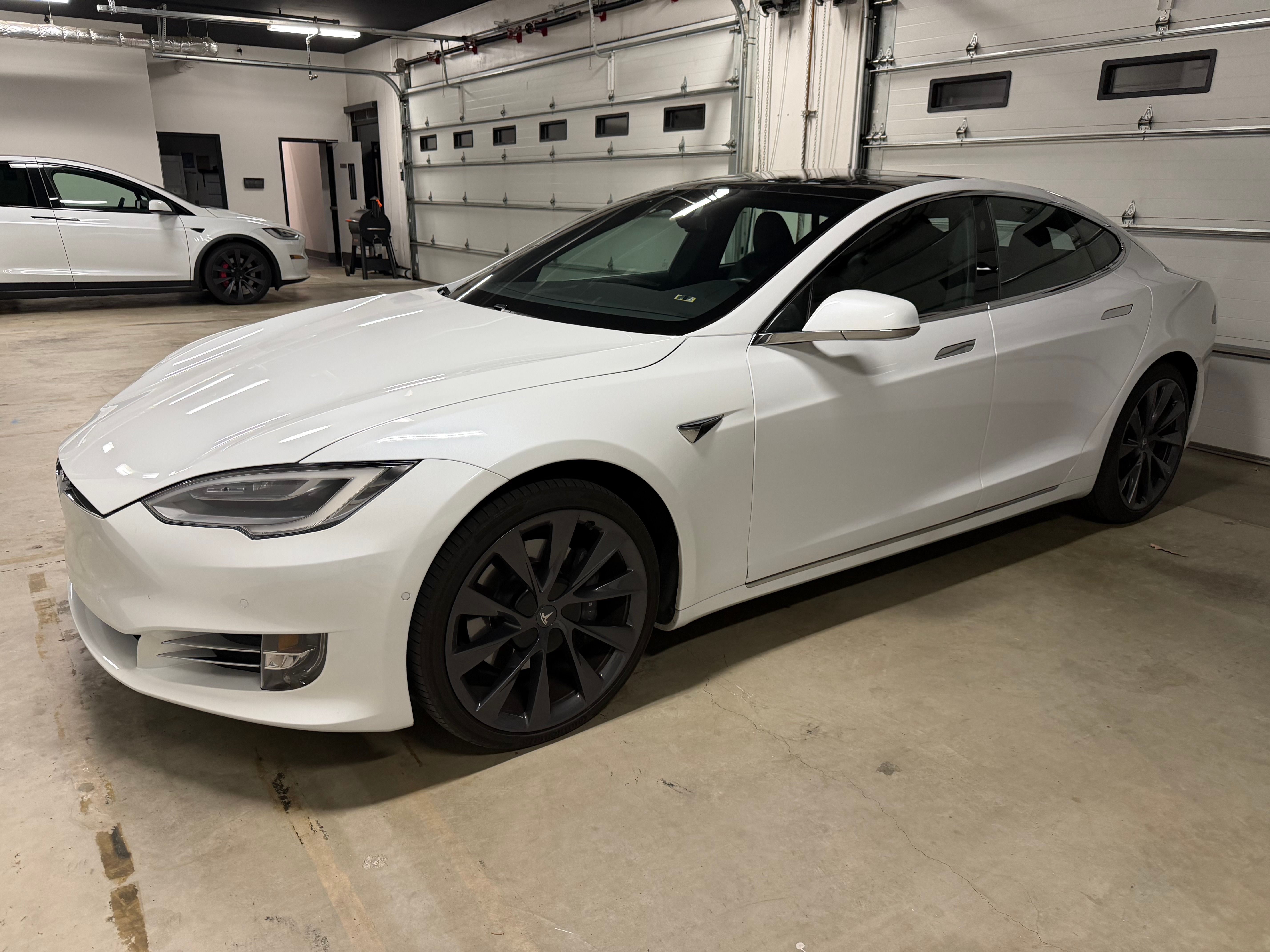 Used 2020 Tesla Model S Long Range Plus AWD/4WD image 1