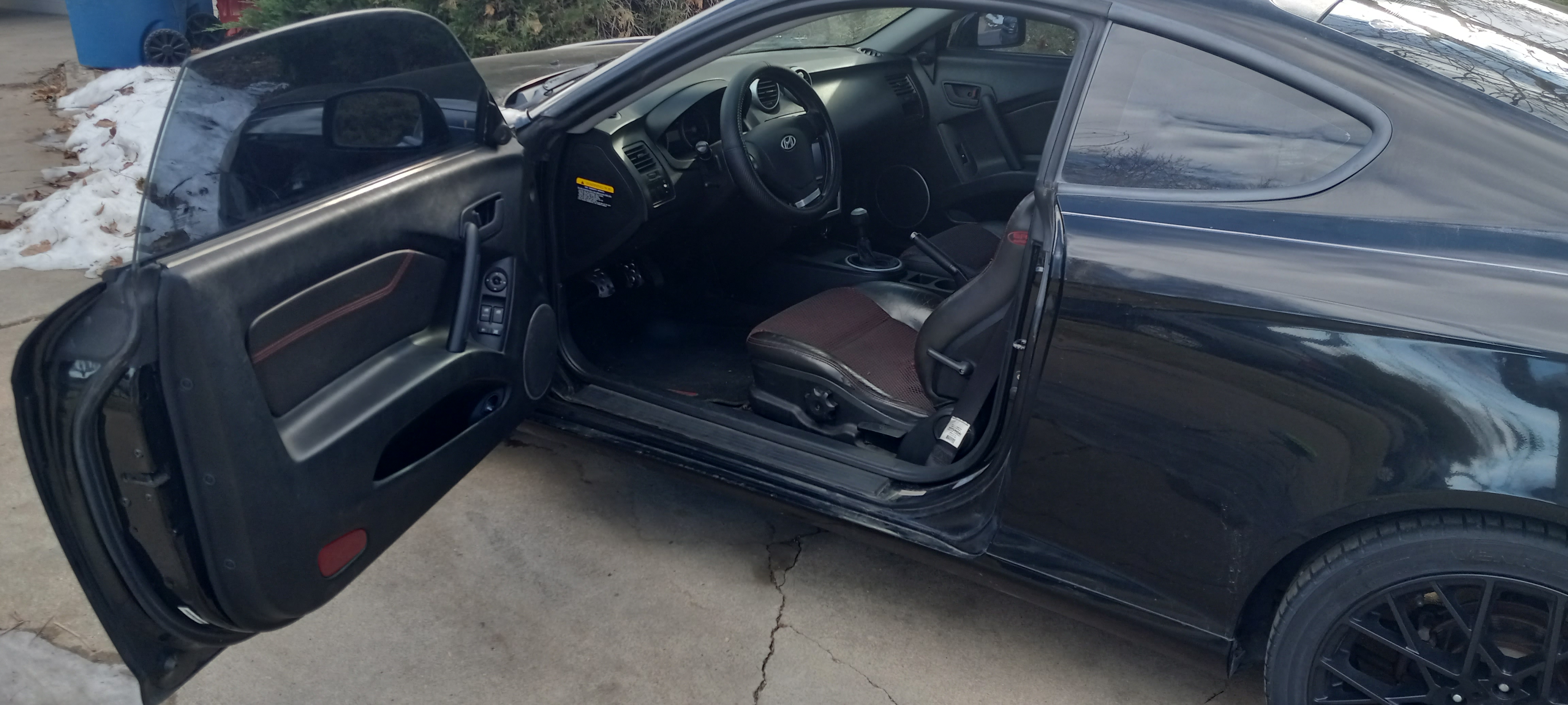Used 2006 Hyundai Tiburon FWD image 16