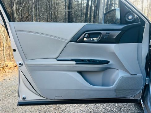 Used 2014 Honda Accord EX-L image 18