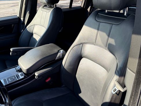 Used 2018 Land Rover Range Rover HSE image 16