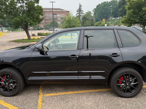 Used 2004 Porsche Cayenne Turbo AWD/4WD image 6