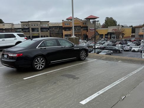 Used 2020 Lincoln Continental image 2