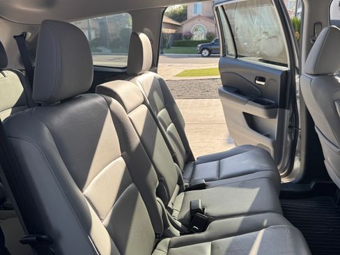 Used 2018 Honda Pilot EX-L image 12
