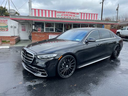 Used 2021 Mercedes-Benz S 580 4MATIC Sedan image 1