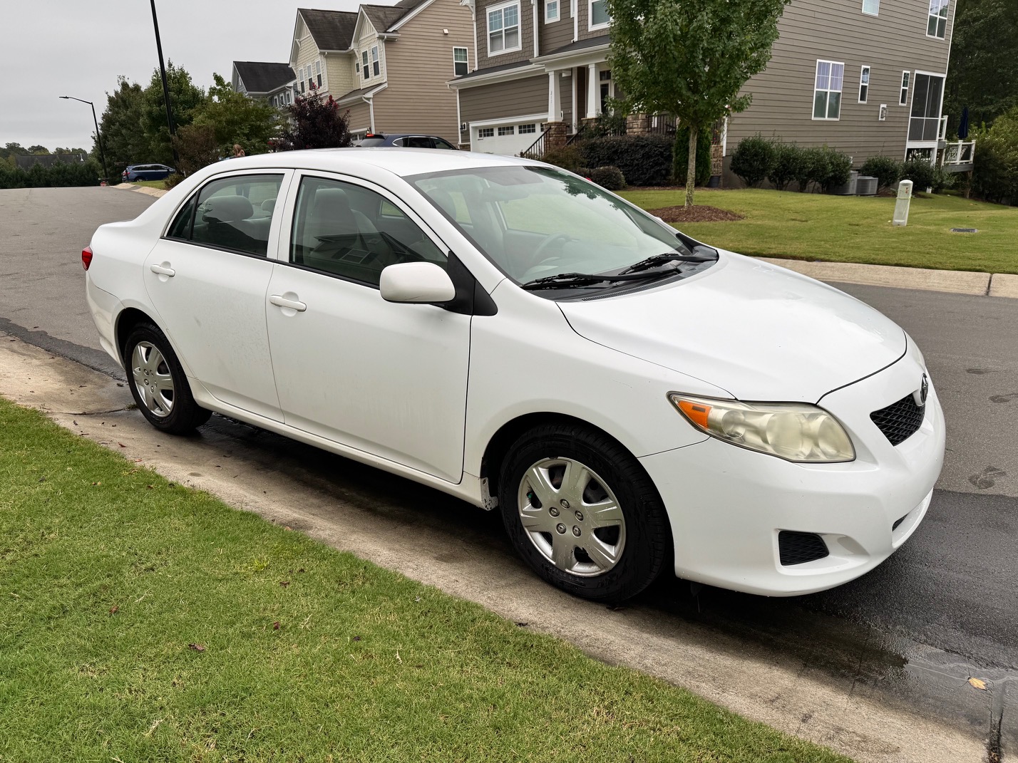 Used 2009 Toyota Corolla LE w/ All Weather Guard Pkg FWD image 2