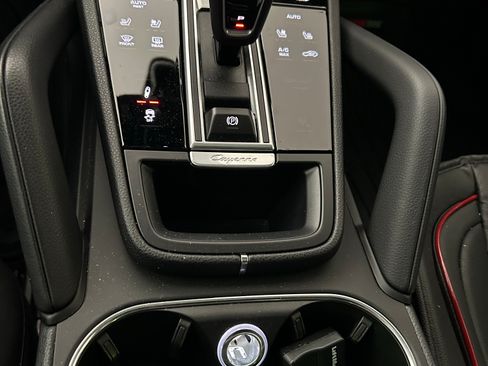 Used 2020 Porsche Cayenne image 15