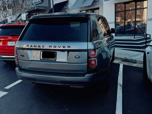 Used 2020 Land Rover Range Rover HSE image 4