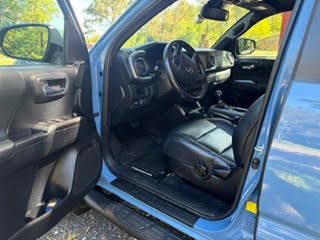 Used 2019 Toyota Tacoma TRD Off-Road w/ TRD Premium Off Road Package AWD/4WD image 9