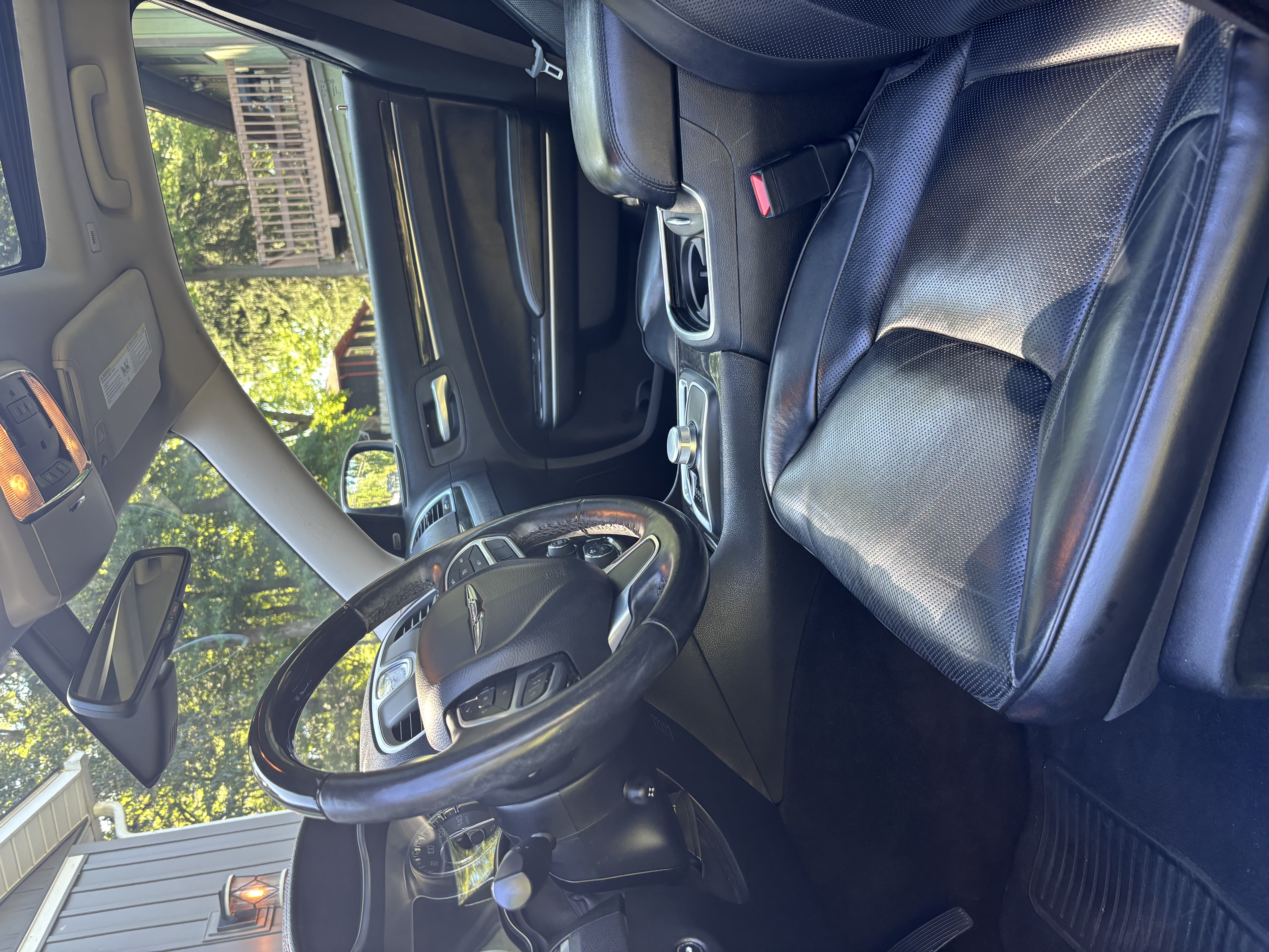 Used 2020 Chrysler 300 Limited RWD image 4