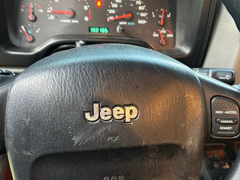 Used 2004 Jeep Wrangler X w/ Convenience Group AWD/4WD image 8