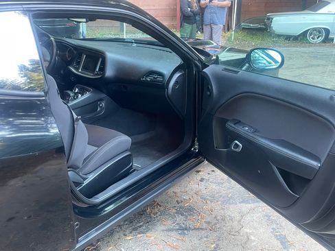 Used 2019 Dodge Challenger R/T w/ Driver Convenience Group image 9