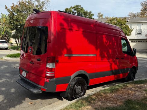 Used 2017 Mercedes-Benz Sprinter 2500 image 5