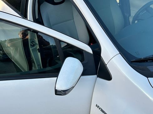 Used 2014 Toyota Prius C One image 9