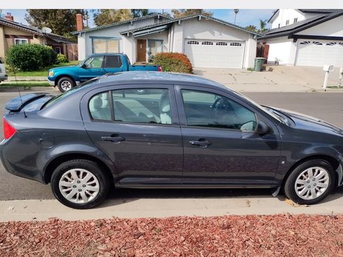 Used 2009 Chevrolet Cobalt LS image 2