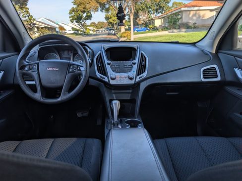 Used 2015 GMC Terrain SLE image 8