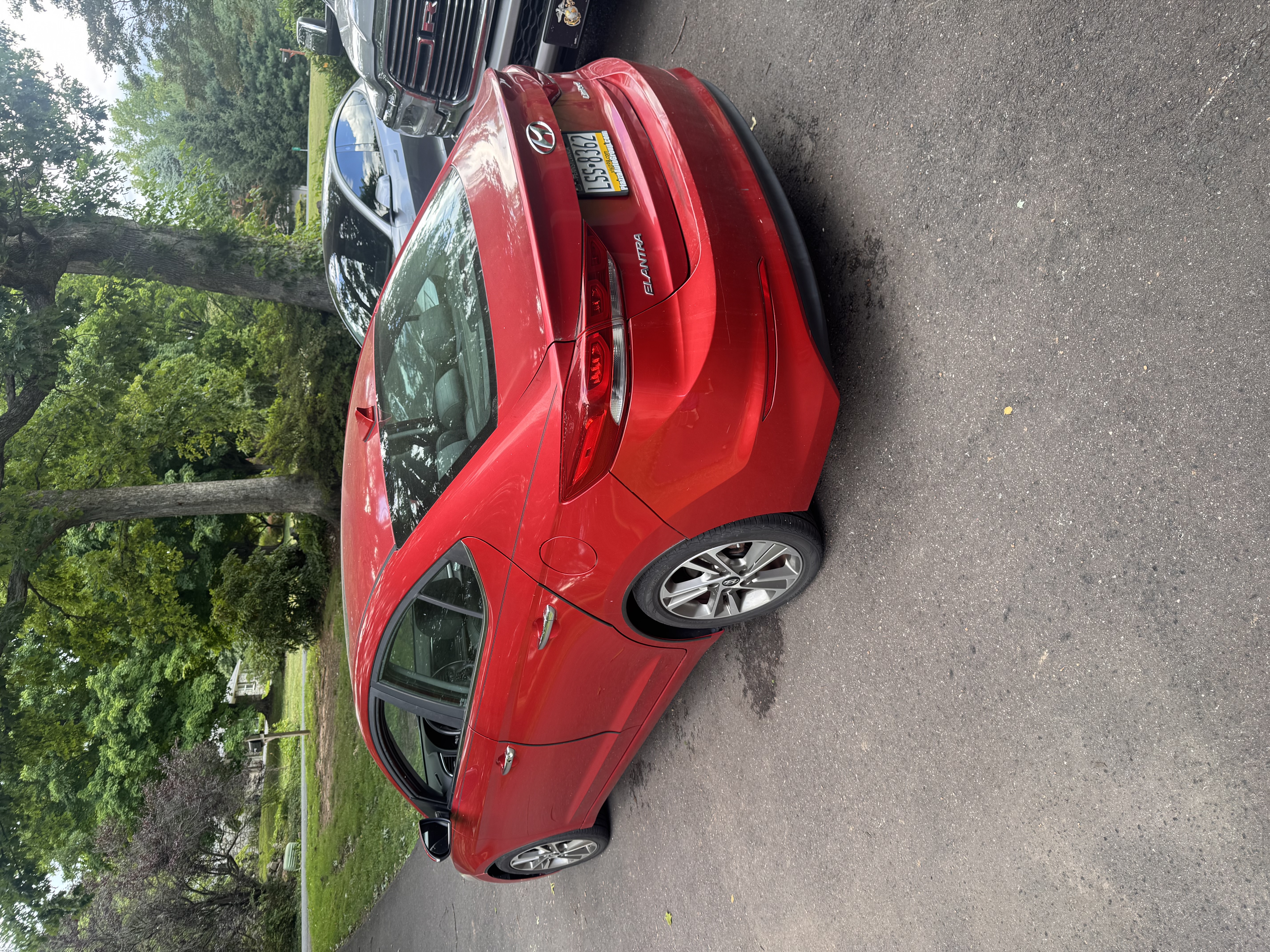 Used 2017 Hyundai Elantra Limited w/ Limited Ultimate Package 05 FWD image 2