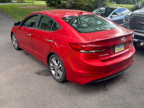 Used 2017 Hyundai Elantra Limited w/ Limited Ultimate Package 05 FWD image 2