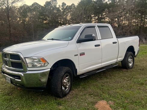 Used 2012 RAM 2500 ST w/ Chrome Appearance Group image 1