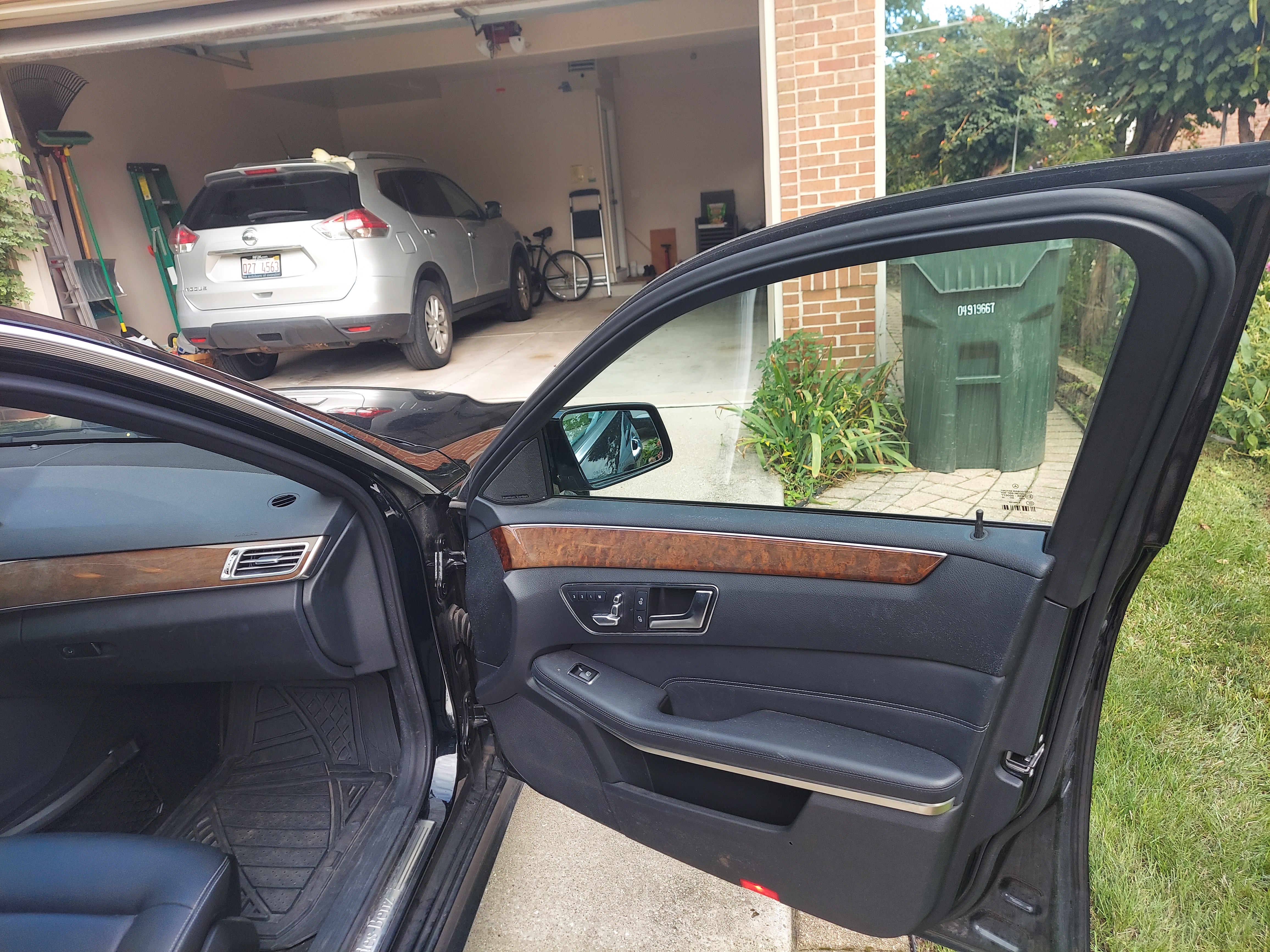 Used 2014 Mercedes-Benz E 350 4MATIC Sedan image 15